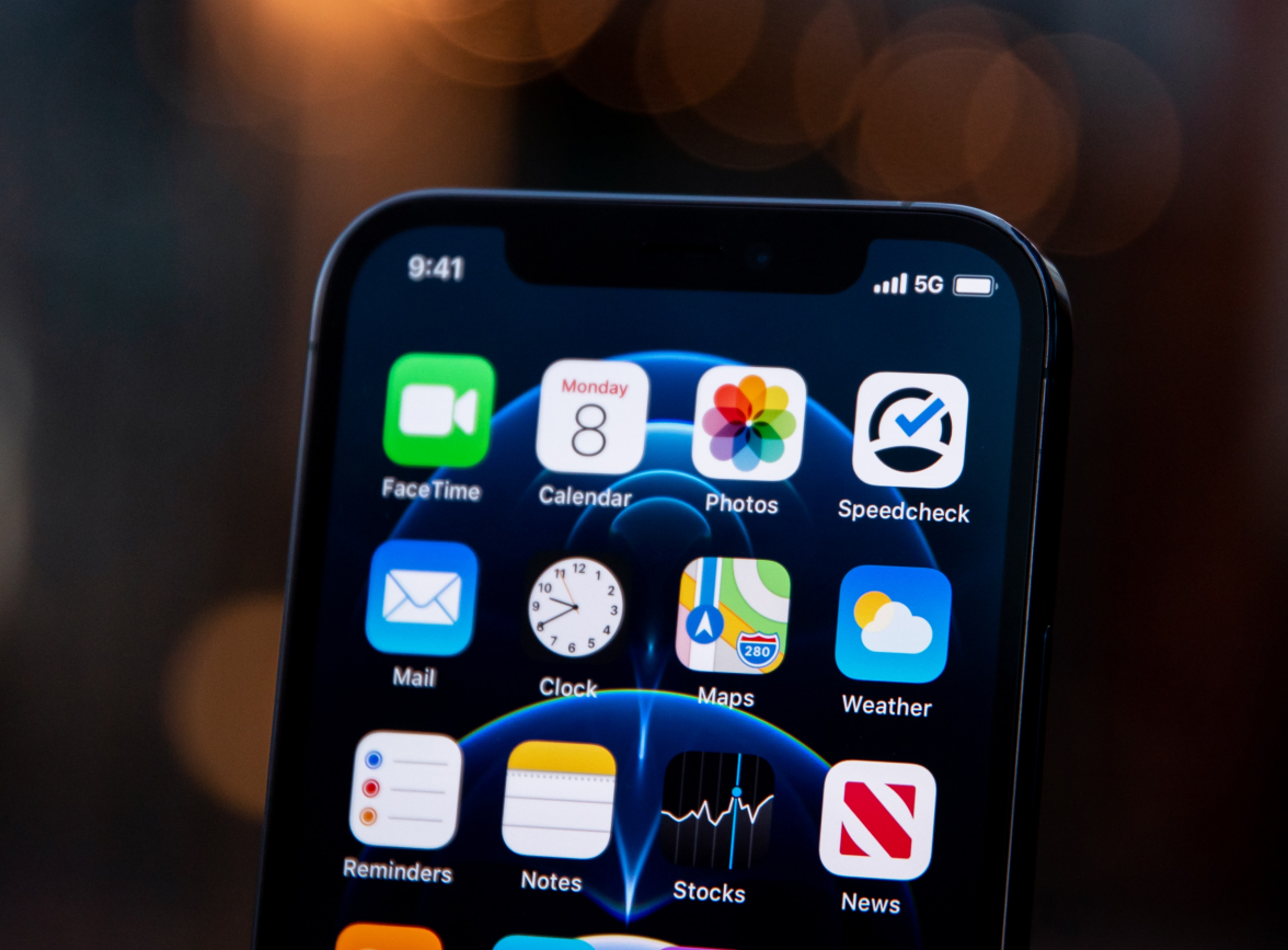 兖州苹果手机维修分享为什么 iPhone 12 在冬季会自动关机 