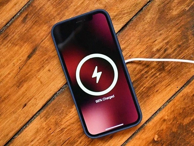 兖州苹果手机维修分享iPhone 12可以随便充电吗 